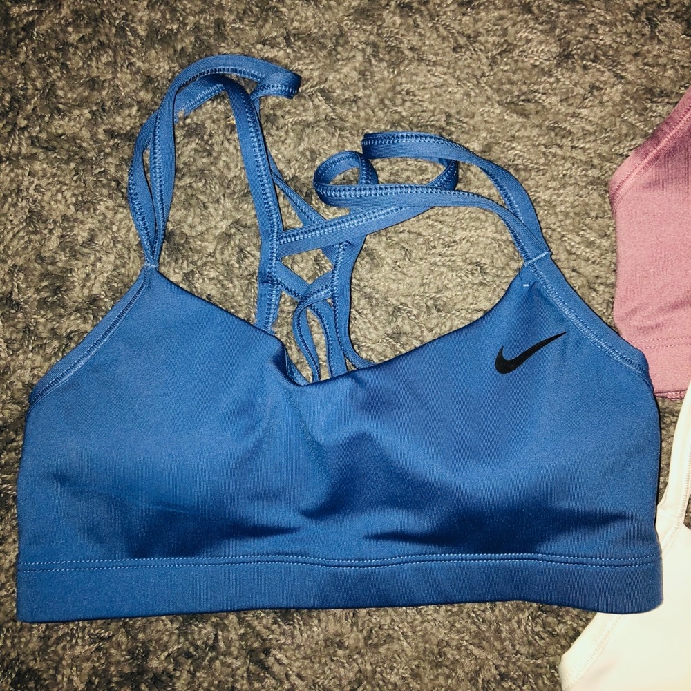 3 NEW Nike cross back sports bras!